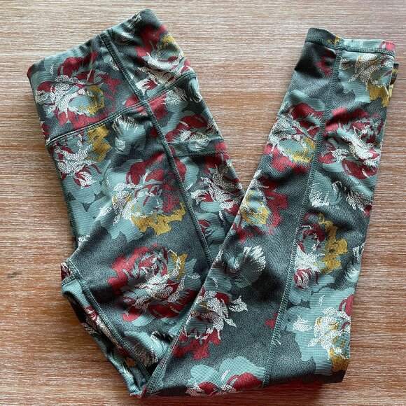 Pro Player Pants - Pro‎ Player Dark Forest Roses Leggings Size S